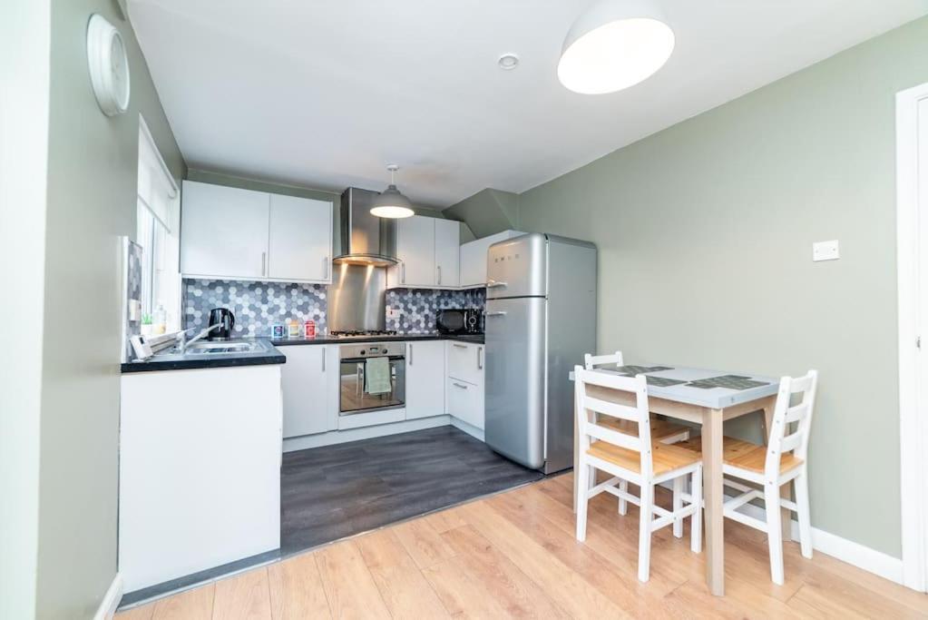 Excellent, Comfortable Location To Visit Belfast Holywood (Down)